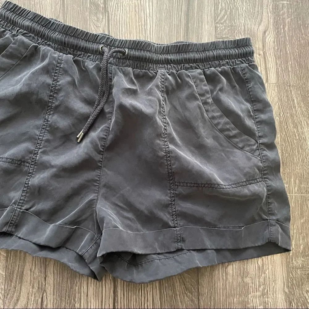 2/$20 Universal Thread gray utility shorts - Picture 3 of 8